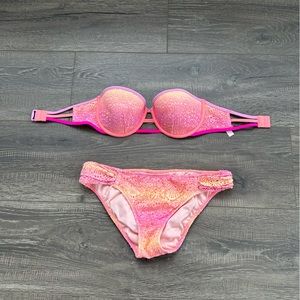 Victoria’s Secret bikini